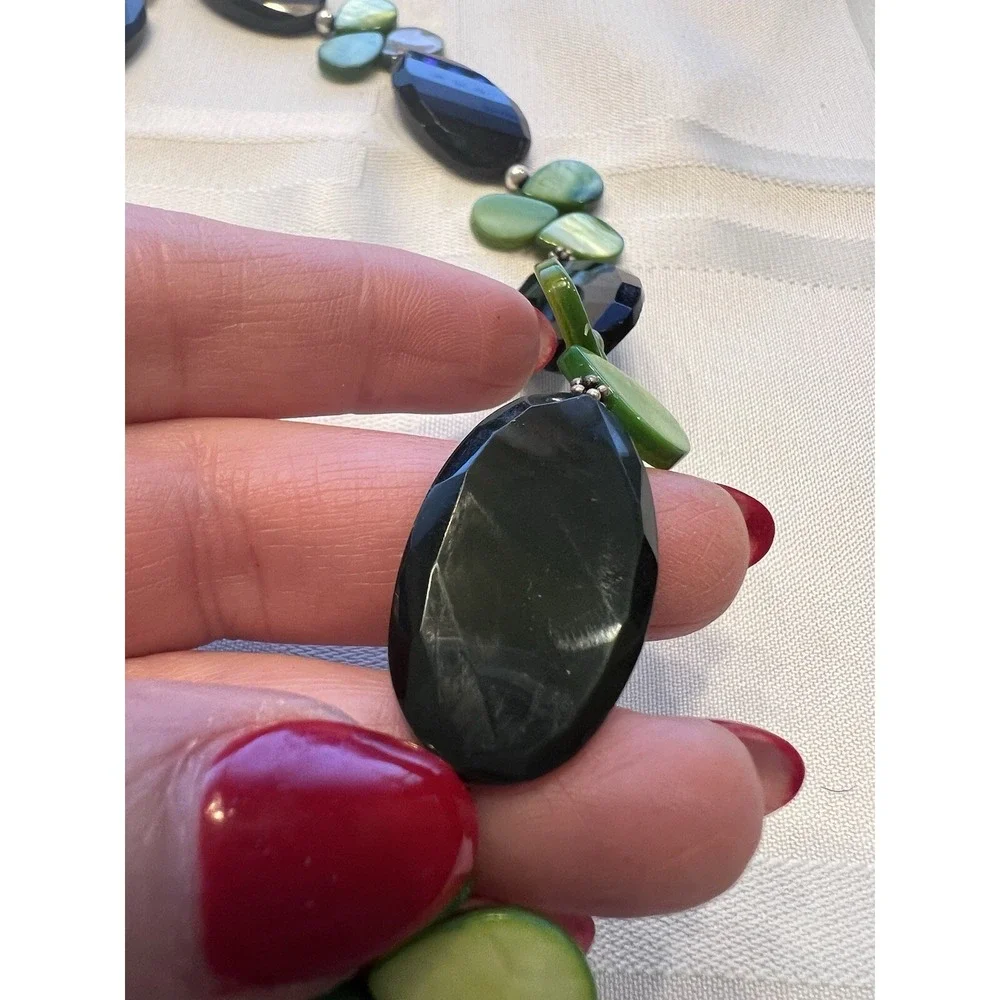 Vintage Beaded Necklace Black and Green jewelry‎